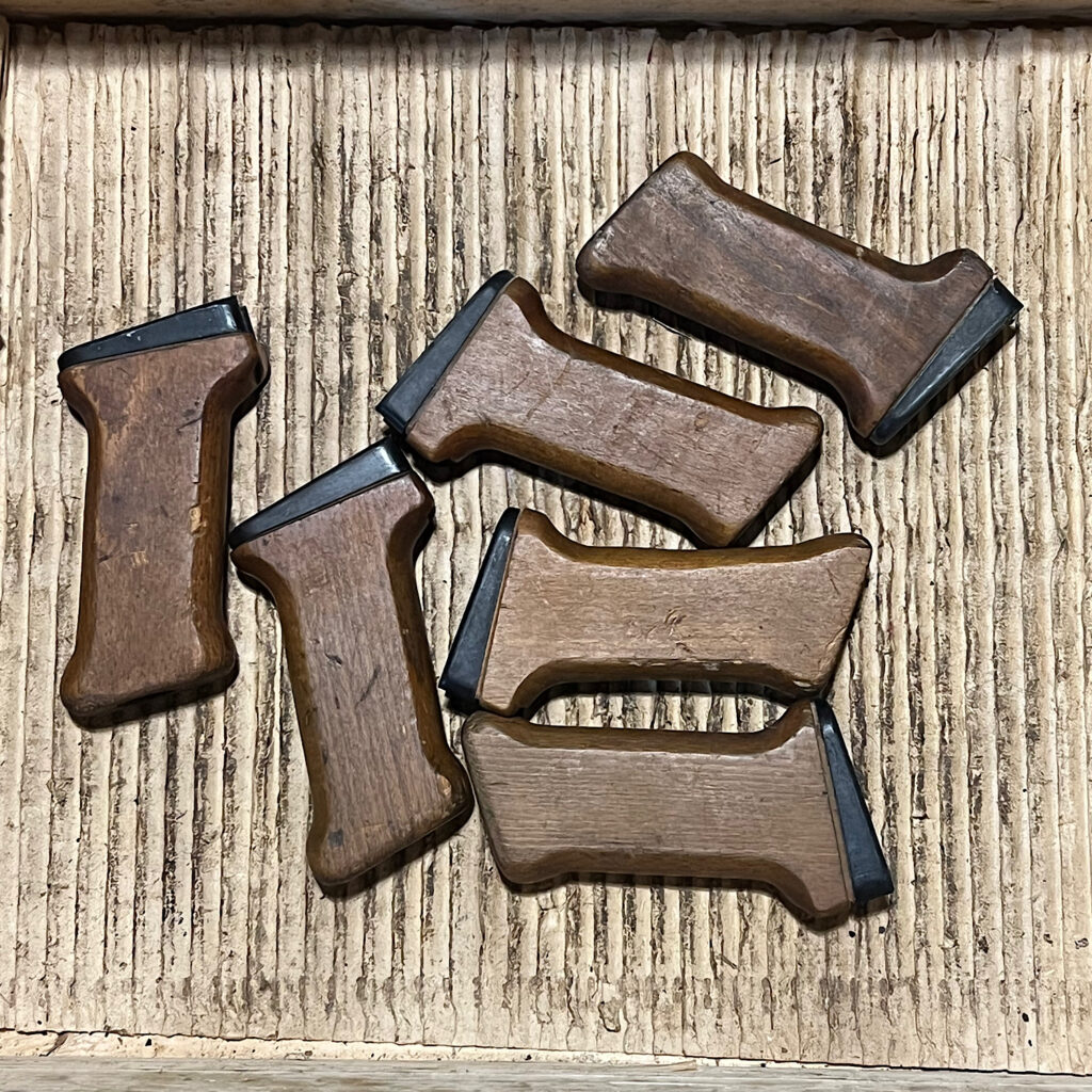 AMD65 Wood Pistol Grip (Very Good) Moka's Raifus