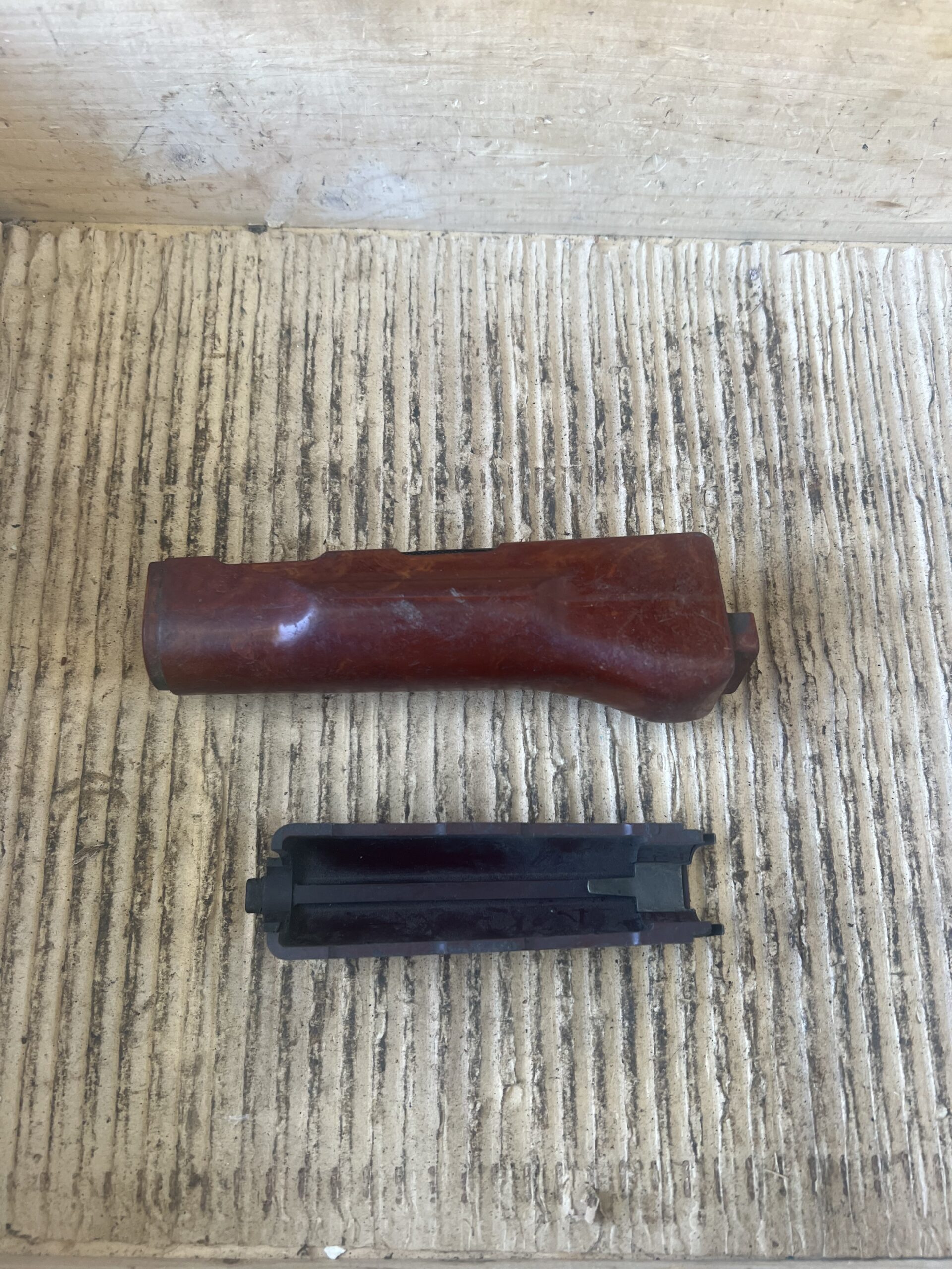Polish Tantal Bakelite Handguard Set (Very Good)