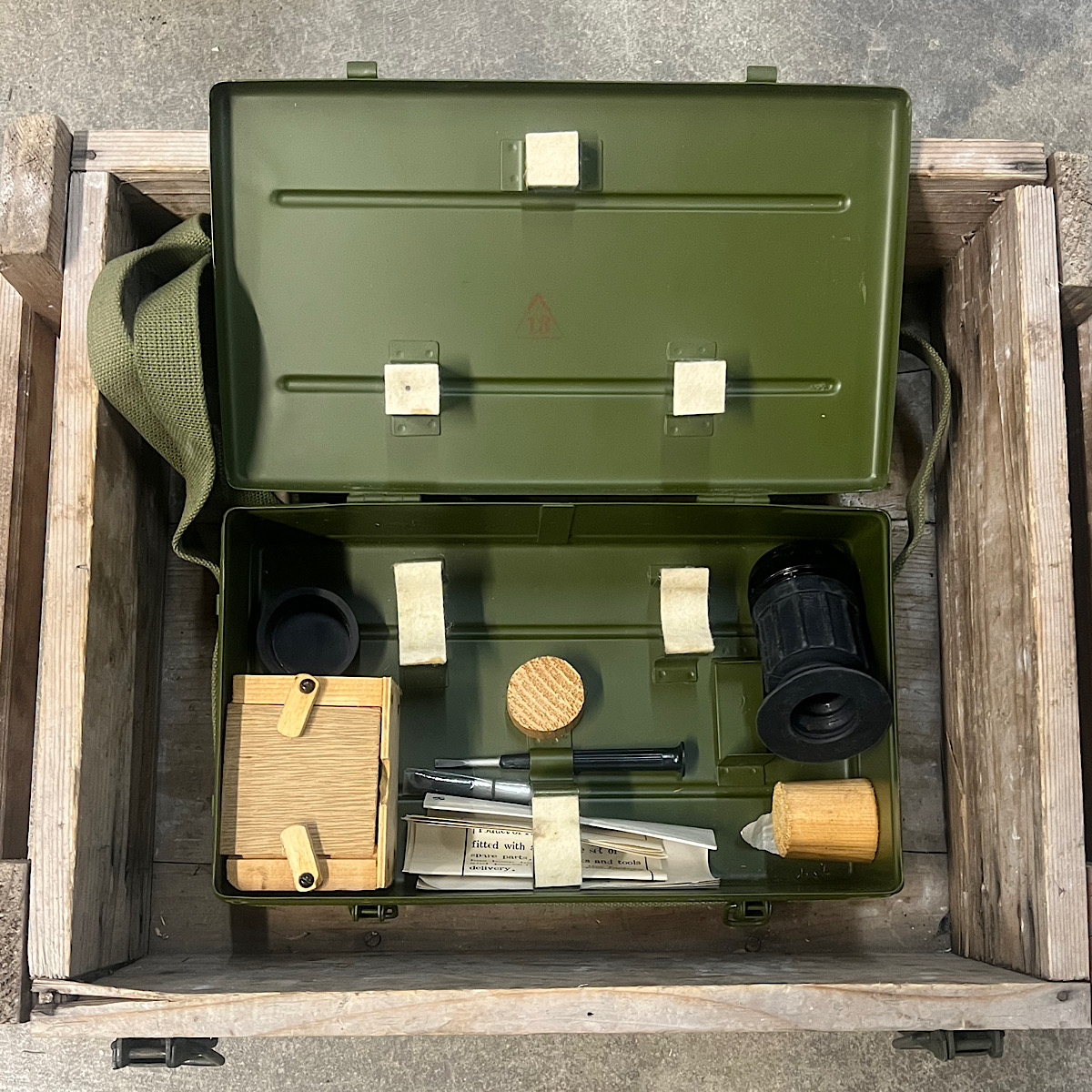 Chinese RS101 Scope Box with Accessories